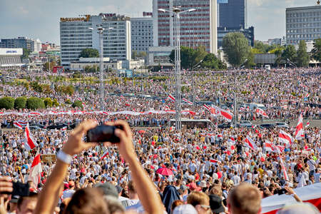 August 16 2020 Minsk Belarus Many people gathered at the rally for the change of powerのeditorial素材
