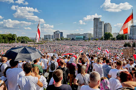 August 16 2020 Minsk Belarus Many people gathered at the rally for the change of powerのeditorial素材