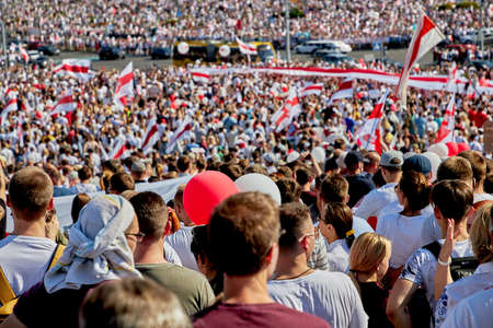 August 16 2020 Minsk Belarus Many people gathered at the rally for the change of powerのeditorial素材