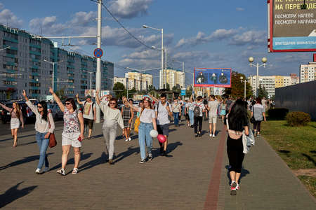 August 15 2020 Minsk Belarus Many people stand by the roadside to protest against violenceのeditorial素材