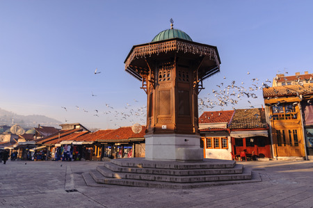 SARAJEVO, BOSNIA - JAN 26, 2018: The Sebilj is a pseudo-Ottoman style wooden fountain in the centre of Pigeon Square bascarsija square. Orijinal Sebilj destructed by Serbian bombs.のeditorial素材