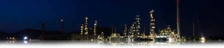  Night scene of oil purify plant.の写真素材