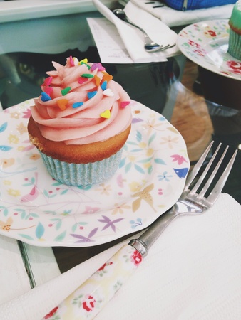 cupcake on the plateの素材