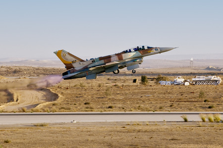 F16 Take offのeditorial素材