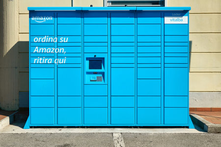Cornedo Vicentino. Vicenza / Italy - 02-28-2021: Blue Amazon Locker Delivery Store self-service delivery location to pick up and return. (Translation for italian words: order on Amazon, pick up here).のeditorial素材