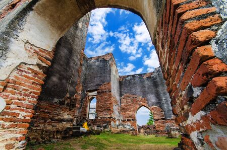 Wat Phra Sri Rattana Mahathat. The ancient temple in Lopburi, Thailand was built by Khmer architecture in the Bayon style.の写真素材