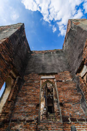 Wat Phra Sri Rattana Mahathat. The ancient temple in Lopburi, Thailand was built by Khmer architecture in the Bayon style.の写真素材