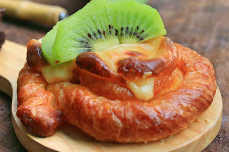 bread kiwi fruit tartの写真素材