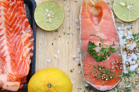 raw slice of salmonの写真素材