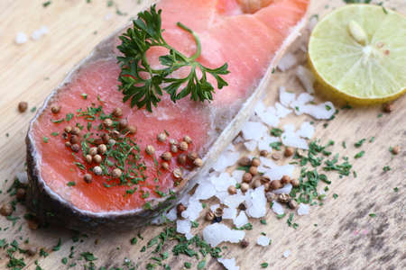 raw slice of salmonの写真素材