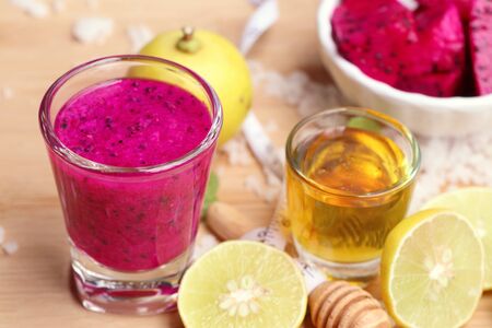 dragon fruit juice smoothiesの写真素材