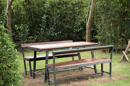 Sitting table at the yard