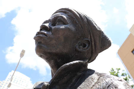 Sculpture of a man in the city of San Franciscoの写真素材