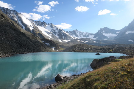 Picturesque turquoise mountain lake. Altai mountains, Siberia, Russiaの写真素材