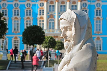 TSARSKOYE SELO, SAINT-PETERSBURG, RUSSIA - SEPTEMBER 15, 2015: The Catherine Park Sculpture. On the background is the Catherine Palace. The Tsarskoye Selo is State Museum-Preserveのeditorial素材