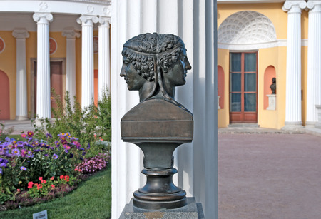 TSARSKOYE SELO, SAINT-PETERSBURG, RUSSIA - SEPTEMBER 15, 2015: The Cameron Gallery and The Hanging Garden. Sappho and Phaon Sculpture. The Tsarskoye Selo is State Museum-Preserveのeditorial素材