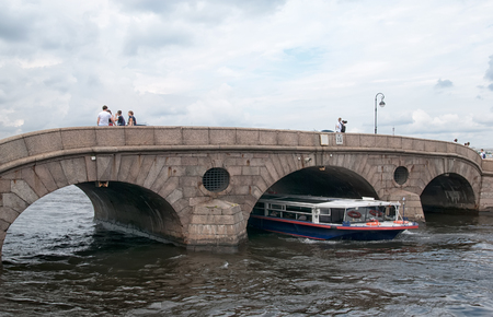 SAINT-PETERSBURG, RUSSIA - JULY 23, 2018: People on The Pracheshny Bridge near The Summer Garden, Fontanka and Neva Riversのeditorial素材