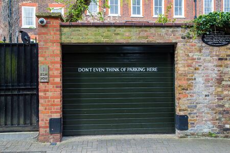 LONDON, UK -  April, 13: Inscription - dont  even think of parking hereのeditorial素材