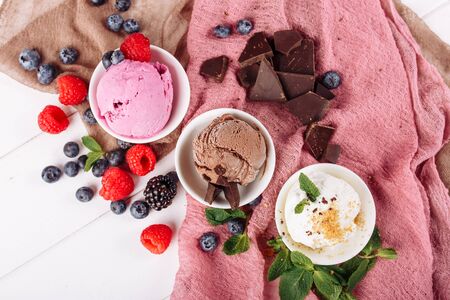 Chocolate Strawberry Vanilla Icecream Set Flat Layの写真素材