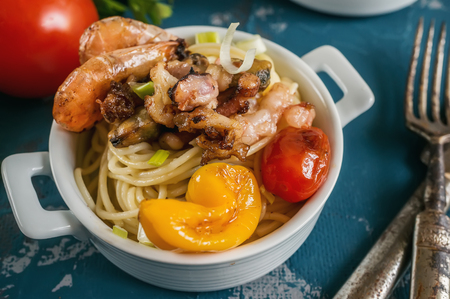 GarlickySeafood pasta Spaghetti with Clams, Prawns, Seafood Cocktailの写真素材