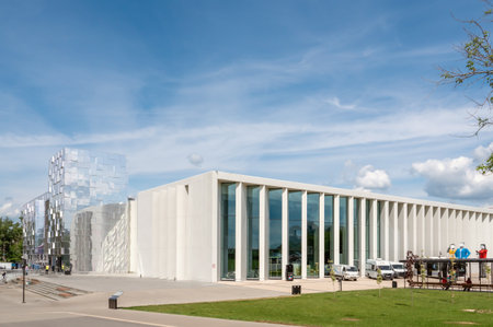 Nizhny Novgorod, Russia - May 30, 2023: Modern mirror building of the federal center of business and trade. Method of international meetings and exhibition Nizhny Novgorod Fairのeditorial素材