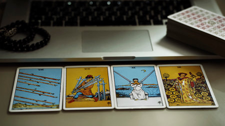 Online forecasting the future with tarot cards. High quality photoのeditorial素材