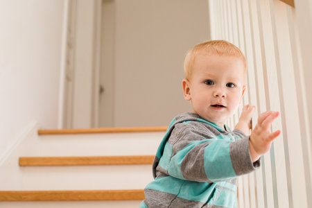 Letting little kids learn new skills by practicing themの写真素材
