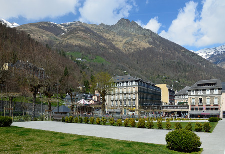Formal garden with a promenade (Esplanade des ?ufs) is in the spa town Cauterets among the spring mountains.のeditorial素材