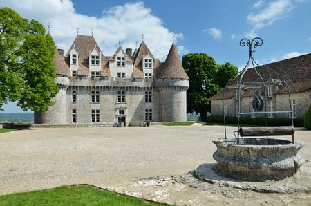 The castle itself is a listed historical monument. Sweet botrytized wines have been made in Monbazillac for centuries.のeditorial素材