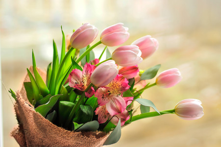 bouquet of tulips on the table with  close-upの写真素材