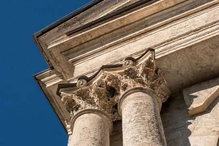 architectural capitals of the columns of the entrance gate to the park of the palace in Gatchina Paul 1のeditorial素材