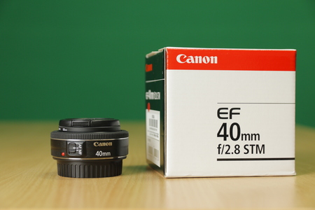 Canon Lens 40mm Box