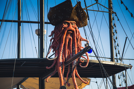 captain octopus on the mast of the shipのeditorial素材