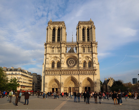 Paris / France - April 05 2019. Notre Dame Cathedral in spring. Before the fireのeditorial素材