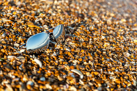 sunglasses, beach, reflection, summer, exposure, sand, pebbles, background, texture, sea, sun, object, day, glass, sunの写真素材