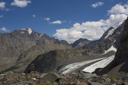 glacier. Hike along the ridge at an altitude of 2700 km.の写真素材
