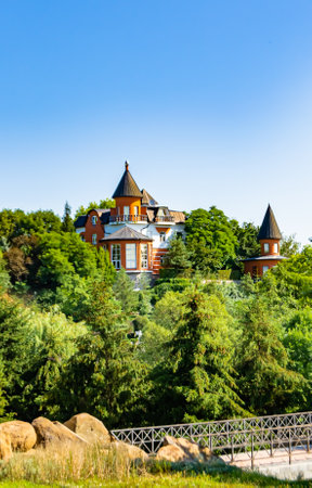 Photography on theme ancient brick castle with large tower on background natural nature, photo consisting of ancient brick castle with big tower, ancient brick castle with high tower in cloudy skyのeditorial素材