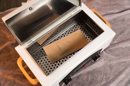 Sterilized Kraft paper bag in dry heatの写真素材