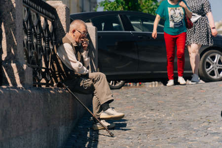 People in medical masks walk around the city. The concept of a bad social distance. June 6, 2020 Saint-Petersburg, Russiaのeditorial素材
