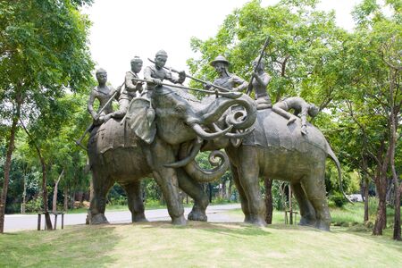 Traditional Thai sculpture - travel and tourism.の写真素材