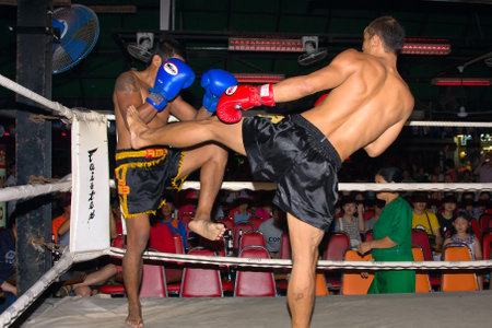 PATTAYA - OCT 27 : Unidentified players in Thai Fight : Muay Thai..World's Unrivalled Fight on Oct 27, 2011 on the Walking street in Pattaya,Thailandのeditorial素材