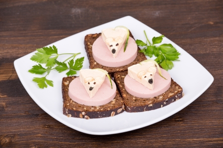 Fun food for kids - mouse with cheese on the sandwichの写真素材