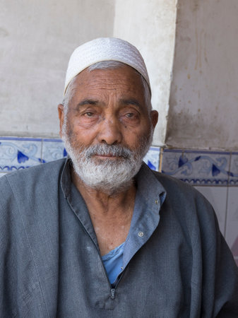 SRINAGAR, INDIA - JUNE 11, 2015: Unidentified Indian muslim man in the market. Kashmiris are fighting for their freedom for 20 years. Kashmir became dangerous again.のeditorial素材