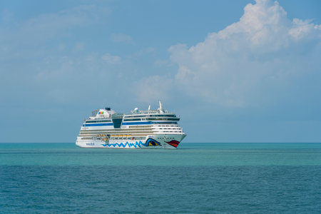 KOH SAMUI, THAILAND - JAN 23, 2019 : Big white luxury cruise ship AIDA Bella in the Siam Bay on the South China Sea near island Samui. German line AIDA Cruises. Beautiful seascape with cruise linerのeditorial素材