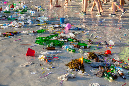 Koh Phangan, Thailand - dec 26, 2015: Consequences of sea water pollution on the Haad Rin beach after the full moon party in island Koh Phangan, Thailandのeditorial素材