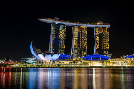 Singapore city, Singapore - february 26, 2020: Marina Bay Sands hotel is an integrated resort fronting Marina Bay at night view in Singaporeのeditorial素材