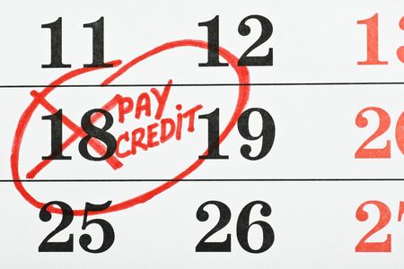 calendar with the date of payment of the credit