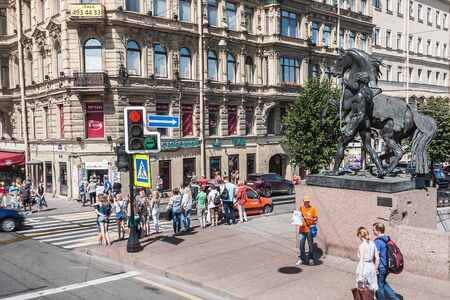 ST.PETERSBURG, RUSSIA - July 2, 2016: view of the bridge Anichkov. tourists and citizens on the streets of St. Petersburg. City life. Russiaのeditorial素材