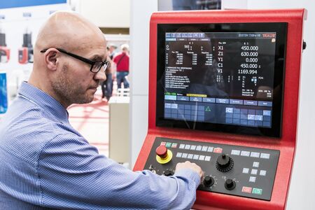 Moscow, Russia - may 27, 2019: 20th international specialized exhibition "equipment, devices and tools for Metalworking industry". Work at exhibitionのeditorial素材