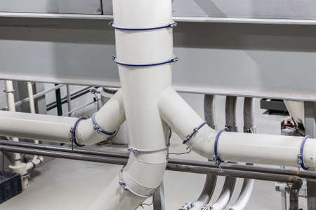Industrial factory ceiling with flow distribution of ventilation